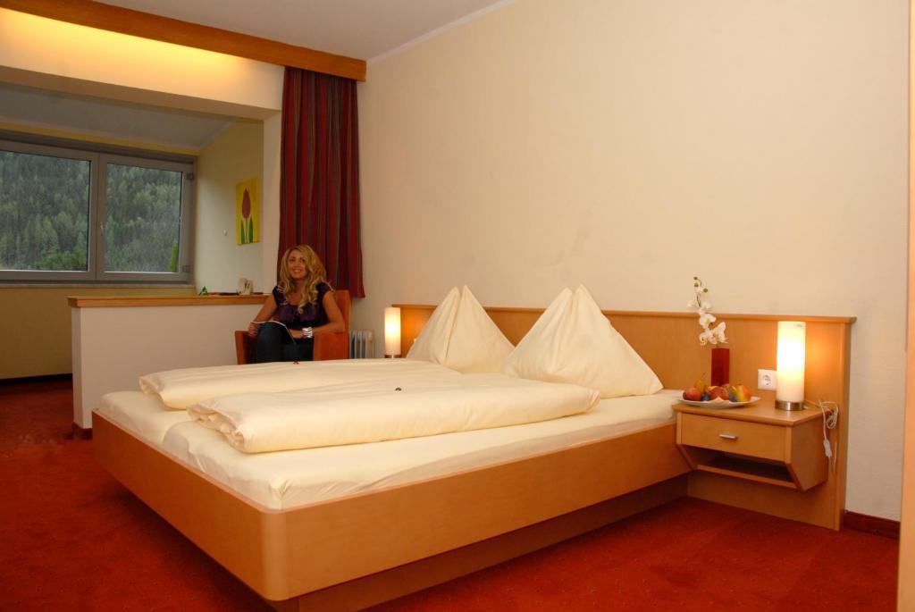 Hotel Sonnenheim 巴德小基希海姆 客房 照片