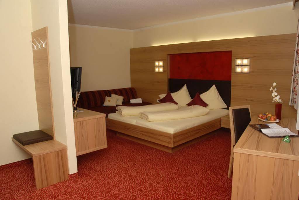 Hotel Sonnenheim 巴德小基希海姆 外观 照片